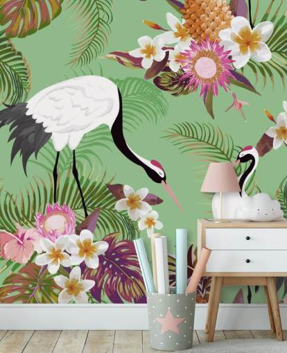 dos grullas con follaje tropical y papel tapiz de fondo verde