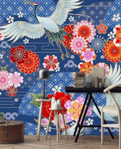 Kräne und leuchtende Blumen vor blau gemusterter Land