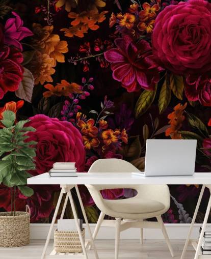 rote Rosen und orange Blumen dunkle Tapete