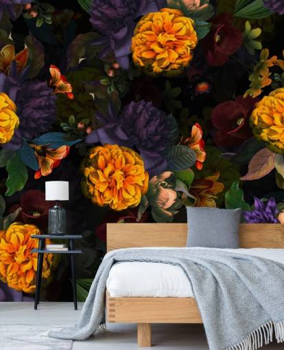 feloranje anjerbloemen met paars en groen blad op een donkere achtergrondbehang