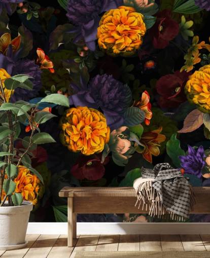 flores de cravo laranja brilhante com folhagem roxa e verde em um papel de parede de fundo escuro