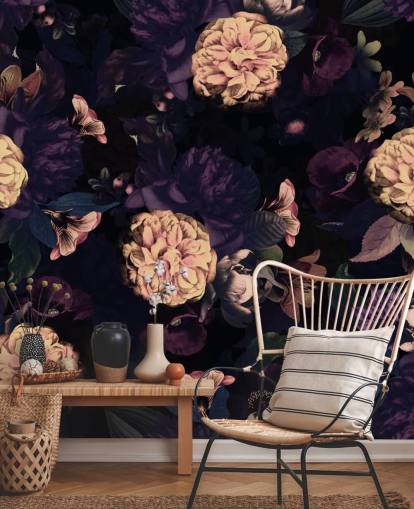 papel pintado follaje rosa oscuro y azul marino con flores de clavel rosa claro