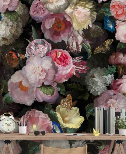 roze bloemen op donkere achtergrond behang