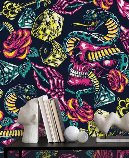 papel pintado de calavera, dados y serpiente rosa, amarillo y verde
