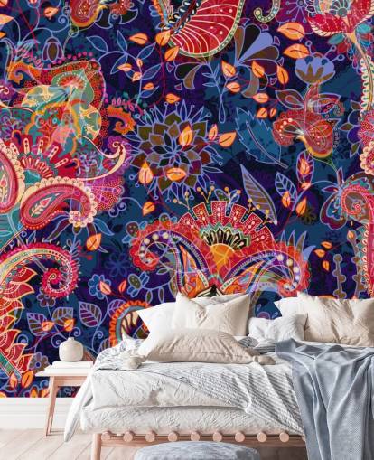 lilla floral tapet med røde blomster