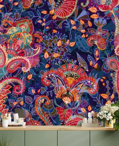 papel pintado floral morado con flores rojas