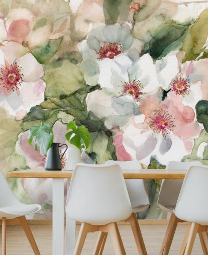 witte en roze papavers met groene bladeren schilderijbehang