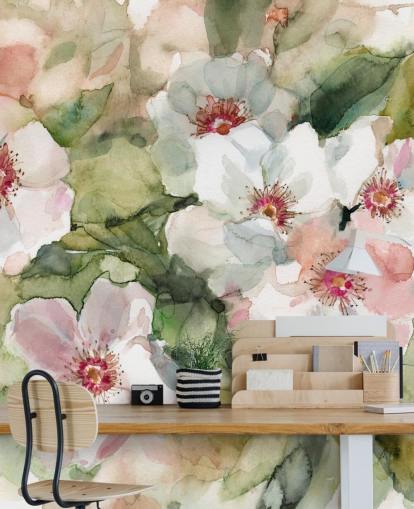 witte en roze papavers met groene bladeren schilderijbehang