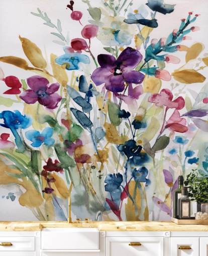 kleurrijke aquarelbehangmuurschildering met bloemen genaamd Garden Jewels van Carol Robinson voor lounges en serres