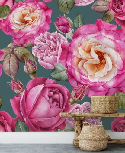 vaaleanpunaisia kukkia ja ruusuja vihreällä taustakuvalla