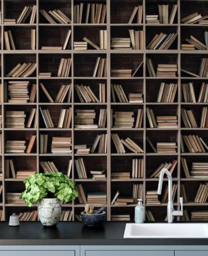 donkerbeige en bruine boekenplanken behang donkerbeige en bruine boekenplanken behang