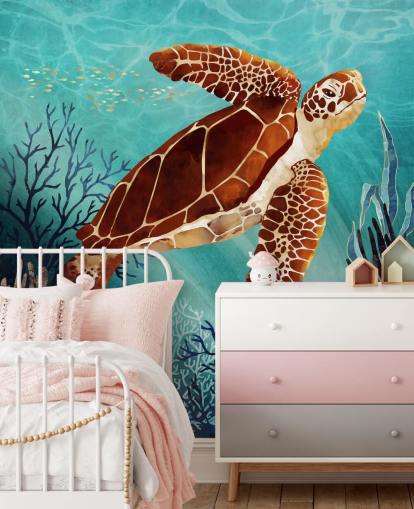oranje schildpad omgeven door blauw koraalbehang