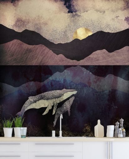 papel pintado de ballenas y terneros morado oscuro, negro y azul
