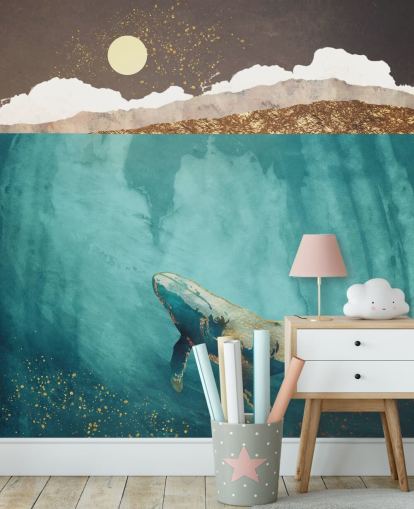 baleia sob as águas com papel de parede aquarela verde, azul e dourado