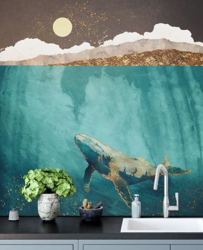 papier peint baleine sous les eaux avec aquarelle vert, bleu et or