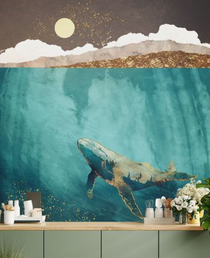 baleia sob as águas com papel de parede aquarela verde, azul e dourado