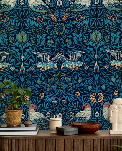 carta da parati vintage con uccelli e foglie blu