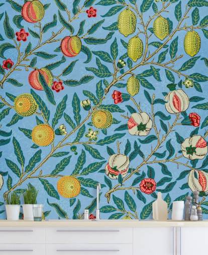 fond bleu vif avec des pêches, des citrons et des grenades papier peint