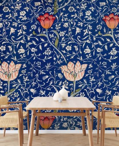 marineblauw behang met roze en rode bloemen marineblauw behang met roze en rode bloemen