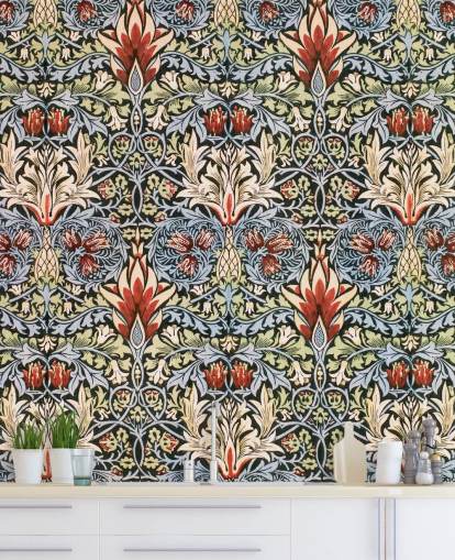 papel pintado floral oscuro azul, verde, rojo