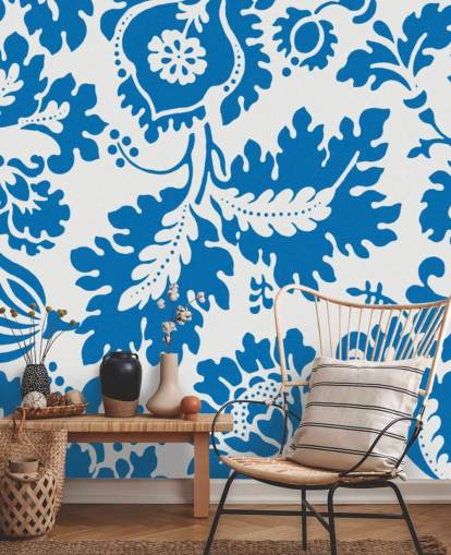 carta da parati con motivo floreale blu e bianco