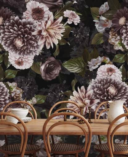 mørk lilla og lilla floral tapet