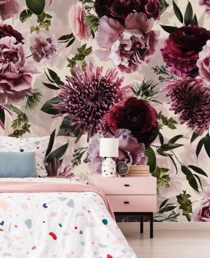 rosa, röd och rödbrun blommig tapeter