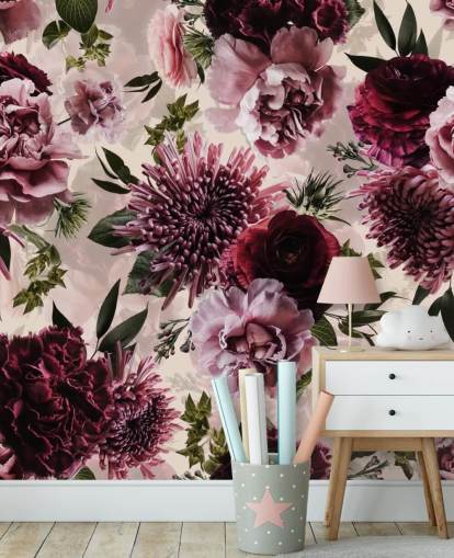 roze, rood en kastanjebruin bloemenbehang