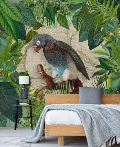 Papel pintado loro gris/azul entre hojas verdes