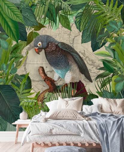 grijs/blauwe papegaai tussen groen blad behang