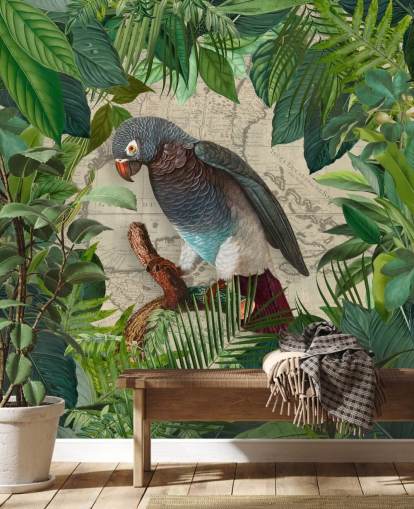 grijs/blauwe papegaai tussen groen blad behang