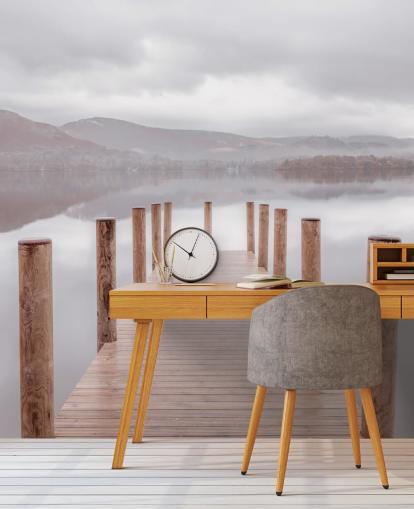 anløbsbro i rolig sø tapet