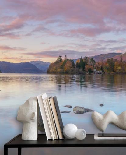 Sø Omgivet af bjerge Sø Omgivet af bjerge