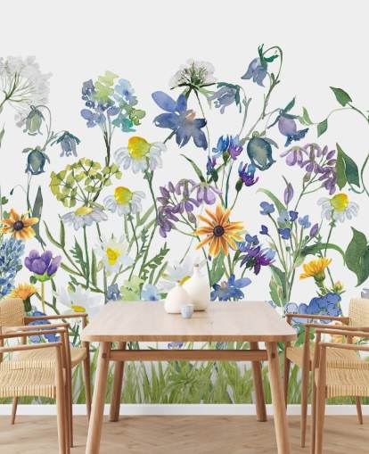 blaue, lila und gelbe Wiesenblumen Tapete