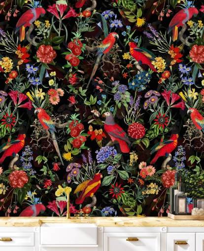 perroquets rouges et fleurs colorées sur fond noir papier peint