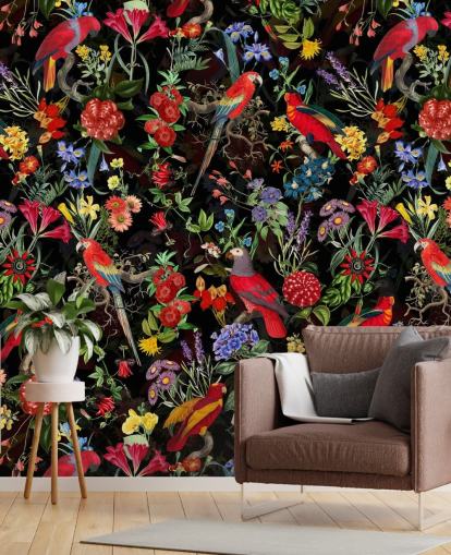 röda papegojor och färgglada blommor på svart bakgrund tapeter