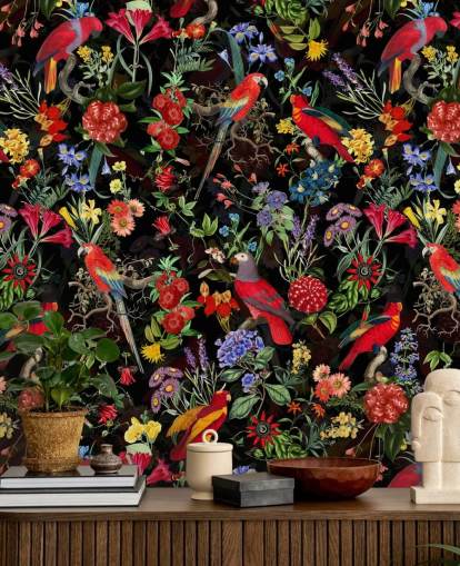 rode papegaaien en kleurrijke bloemen op zwart achtergrondbehang rode papegaaien en kleurrijke bloemen op zwart achtergrondbehang
