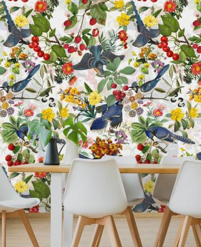 papel pintado de pájaros azules y flores rojas y amarillas