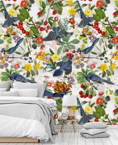 blauwe vogels en rode en gele bloemen behang