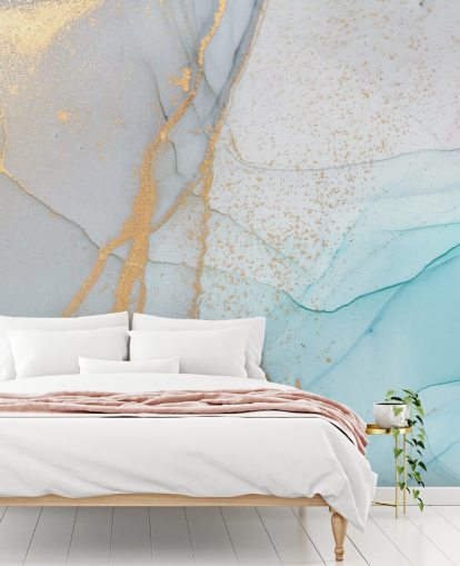 lichtblauw en goud marmeren behang