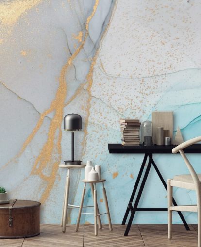 lichtblauw en goud marmeren behang