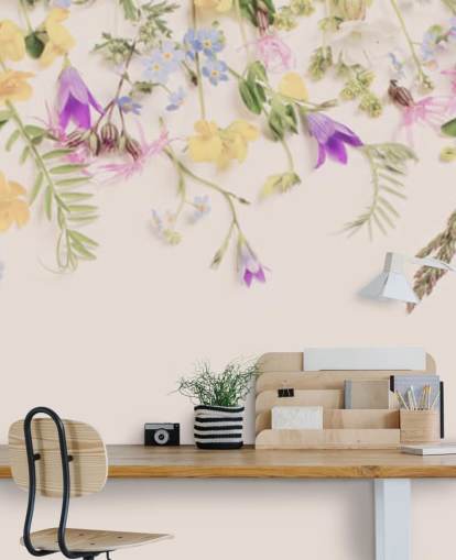 papier peint à fleurs violet et jaune