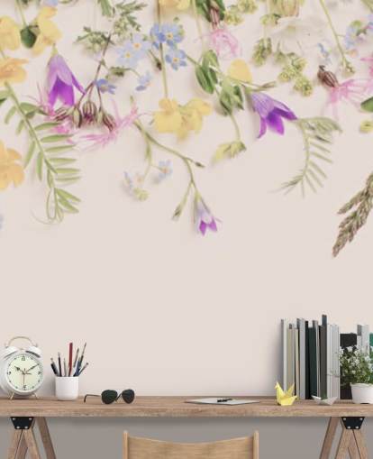 lila und gelbe Blumentapete