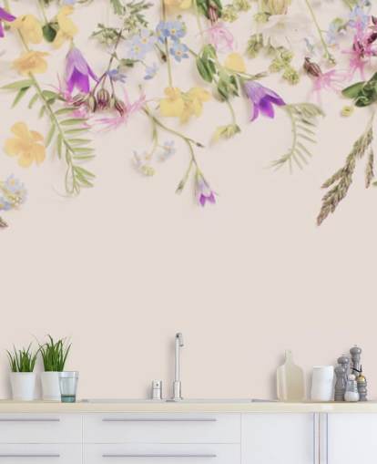 lilla og gul blomster tapet