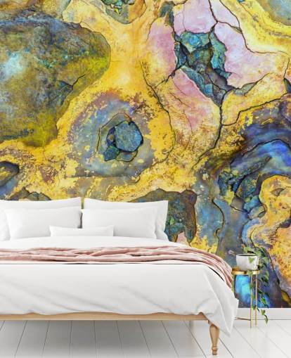 geel, roze en paars roestbehang