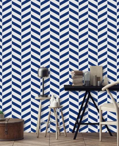 indigo räätälöitävä kalanruototapetti seinämaalaus nimeltä Blue and White Herringbone kylpyhuoneisiin ja keittiöihin