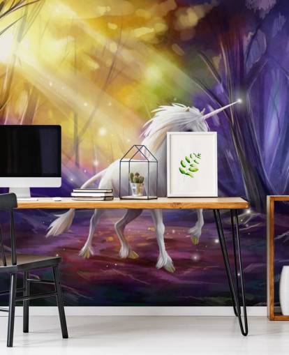 Decorazione murale con unicorno in un bosco di notte