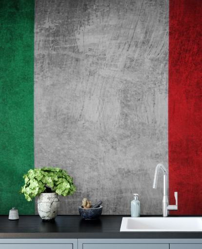 italienische Flagge mit rustikaler Tapete