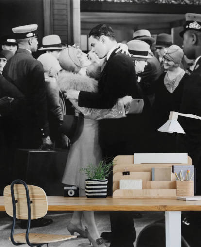 foto en blanco y negro de personas besándose fondo de pantalla