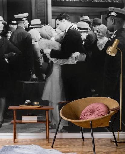 black and white photo of people kissing wallpaper